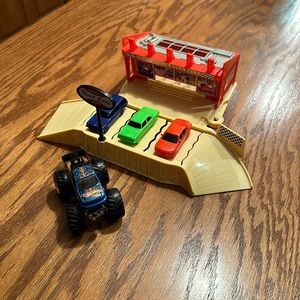 Hot Wheels Monster Truck Playset